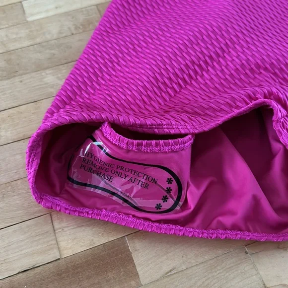 Mott50 Swimsuit - Picture 8 of 9